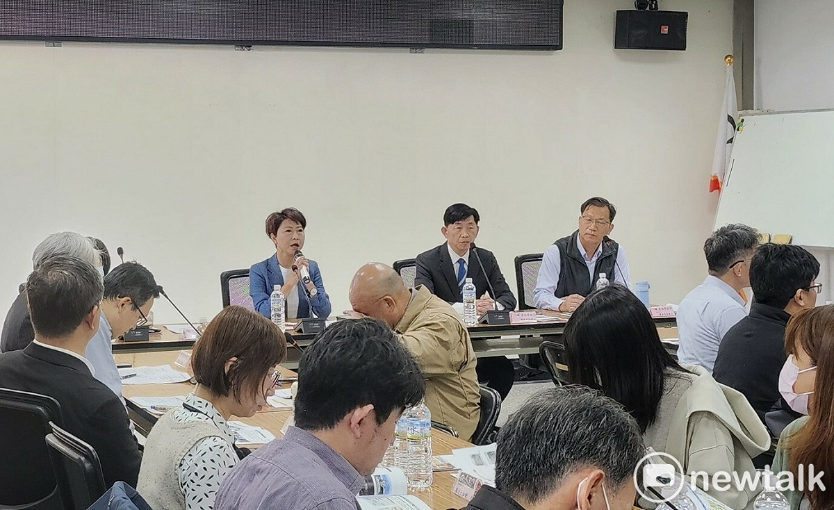 立委陳亭妃推動「溪北糖鐵五分車地方創生計畫」，強調要讓溪北成為親子願意停留、地方能持續發展的生活場域。為加速計畫向前推進，今（19）日再召集國發會、交通部、經濟部和文化部等部會，及台糖公司進行協調。 圖：陳亭妃服務處提供