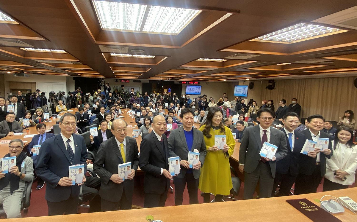 曾有「政治金童」之稱的趙少康出「七十少年」新書，藍綠白人事都出席 圖：林朝億/攝