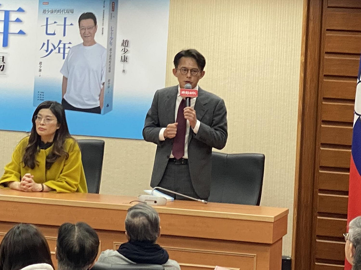曾有「政治金童」之稱的趙少康出「七十少年」新書，藍綠白人事都出席。圖為民眾黨主席黃國昌 圖：林朝億/攝