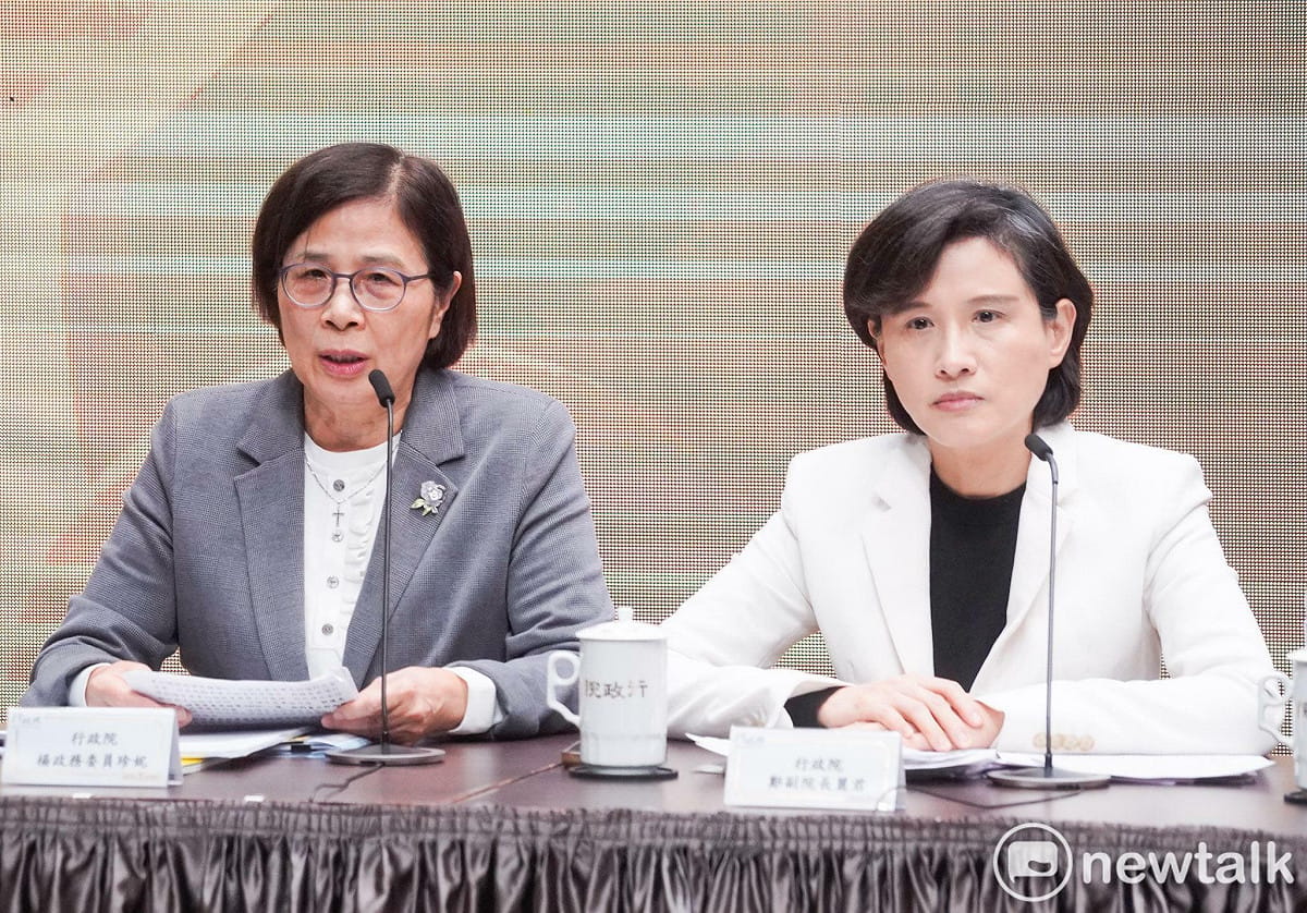 台美關稅談判的兩名女將行政院副院長鄭麗君（右）和政委、經貿辦總談判代表楊珍妮（左）。 圖：張良一/攝