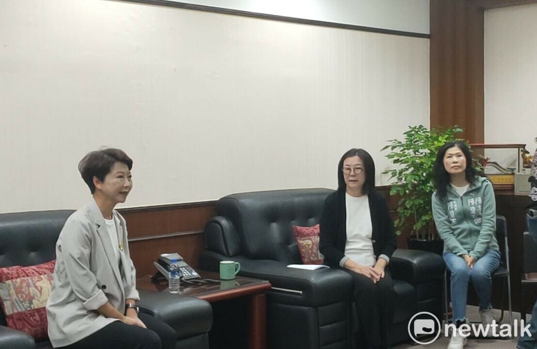 民進黨台南市長初選結束後，進入整合與備戰階段，卻因陳亭妃拜會邱莉莉等人時出現「2026 民進黨勝選共同聲明」議員連署書，卻讓這場選後整合迅速變調。 圖：本報資料照片