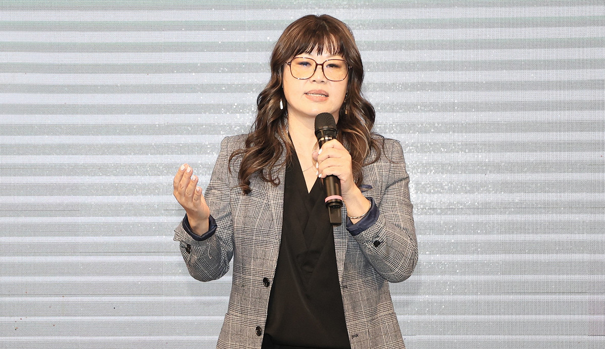 鄧馨庭感謝社會大眾匯集愛心幫助弱勢。 圖：社團法人台灣愛與希望國際關懷協會/提供