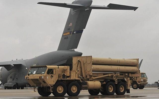 美國官員證實正向中東加派「愛國者」（Patriot）及「薩德」（THAAD）飛彈防禦系統。圖為薩德發射系統。 圖：翻攝自 X