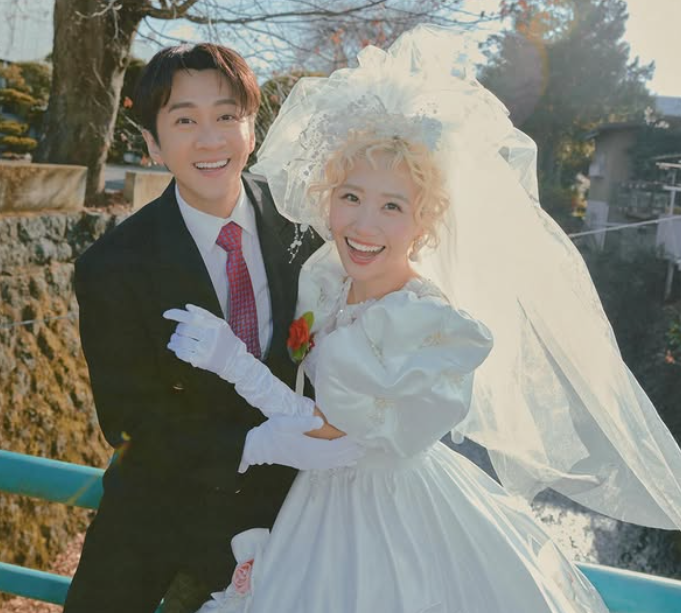 黃路梓茵與多年好友陳漢典去年9月驚喜宣布結婚消息，本週日(25日)即將舉辦婚宴，並陸續曝光多組婚紗照。 圖：翻攝自Lulu IG