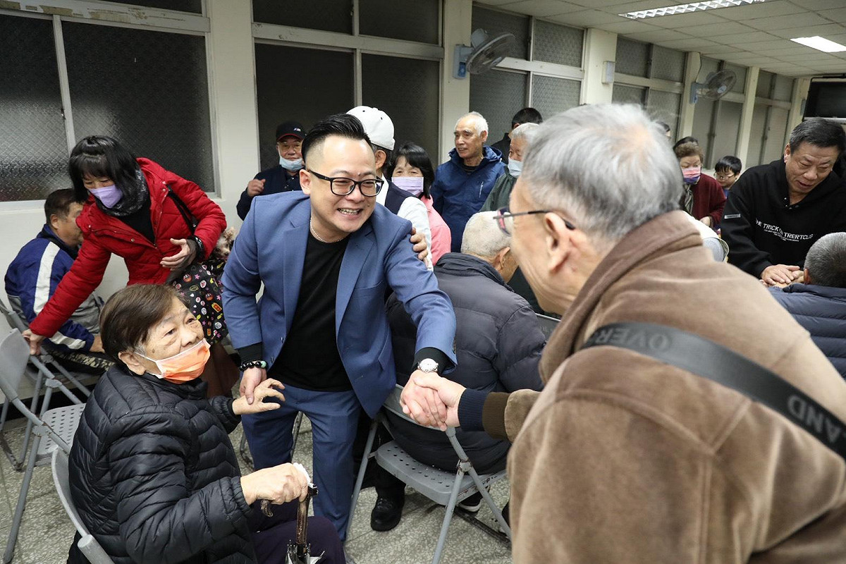 童子瑋拋當選市長加倍發「重陽敬老金」。 圖：童子瑋辦公室提供