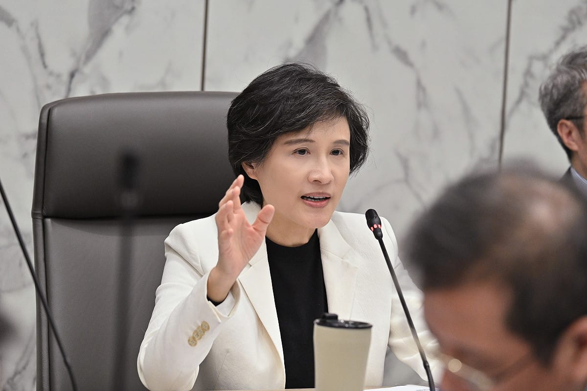 行政院副院長鄭麗君說，盼2027達成無人機全非紅供應鏈。 圖：行政院提供
