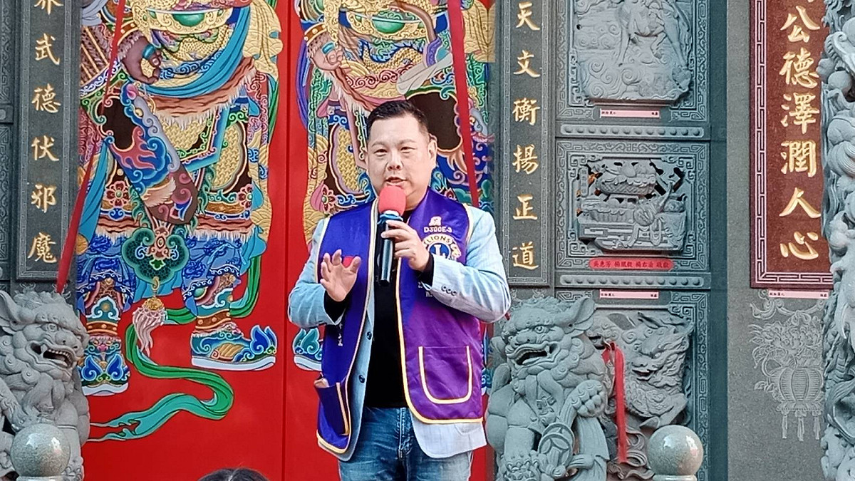 薛煒立表示，選擇左營文武聖殿作為示範點，是希望把綠能做進公共空間、做進生活場景，未來也會在高雄持續推動更多複製點。 圖：孫家銘攝