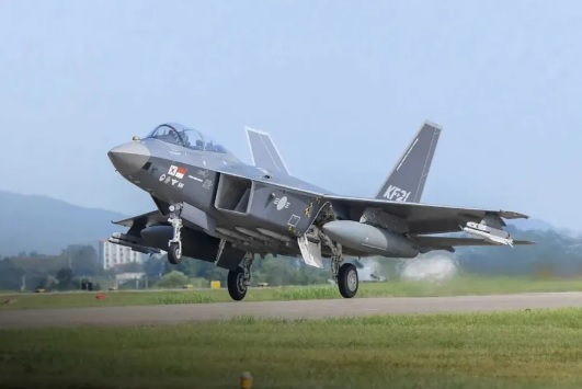 有專家分析認為，南韓最快將在 2026 下半年開始首批 KF-21 的交付行動。 圖：翻攝自 騰訊網 看航空