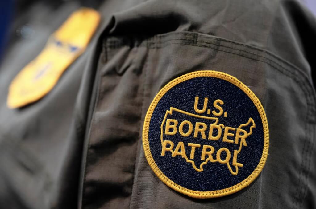 美國亞利桑那州27日傳出一起涉及美國邊境巡邏隊（USBP）的槍擊事件。圖為美國邊境巡邏隊臂章。（路透社） 圖：中央社提供