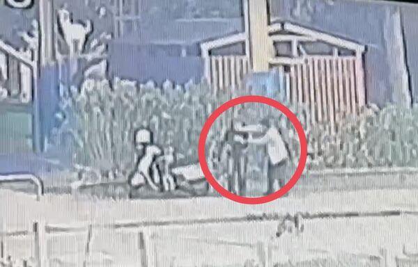 張男與李姓婦人發生衝突，狠砍8刀逃離，隨後闖入國道被撞。 圖：民眾提供