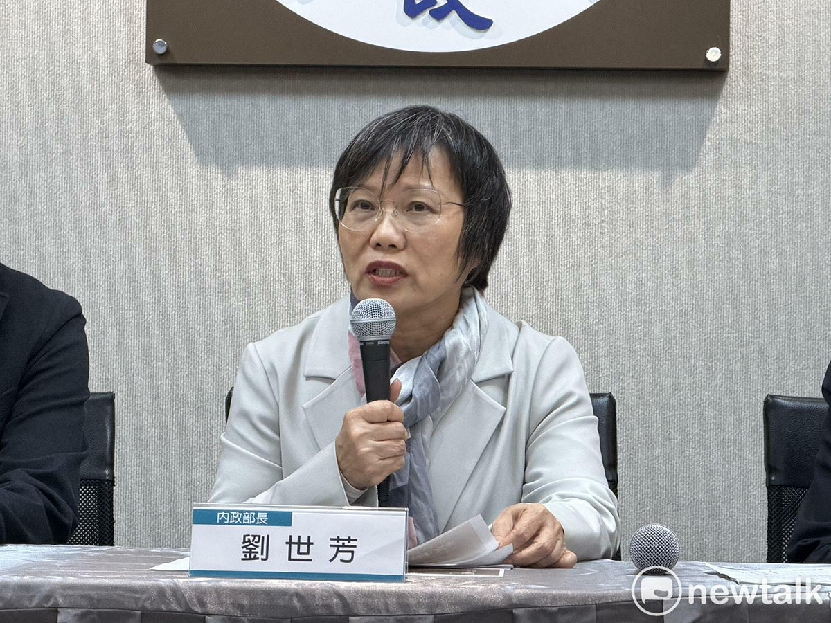 內政部與國防部日前預告將修改《體位區分標準》及《一般替代役役男訓練服勤管理辦法》，對此青年團體今（11）日發表聲明，指出這些「兵役改革」存在「四大問題」。圖為內政部長劉世芳。 圖：高逸帆／攝（資料照）