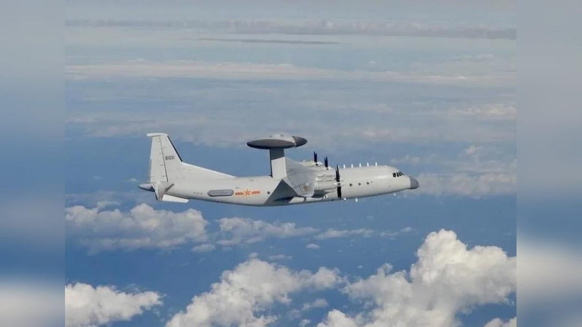 中國軍方空警-500電戰機。 圖：國防部提供