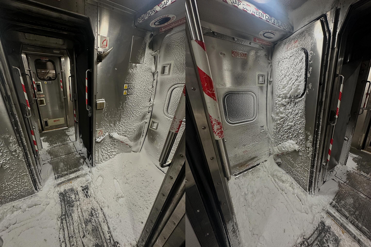 有網友分享，從紐約到波士頓的火車內部全結冰，成為真正的「雪國列車」。 圖：取自yoyoyoutinglee Threads