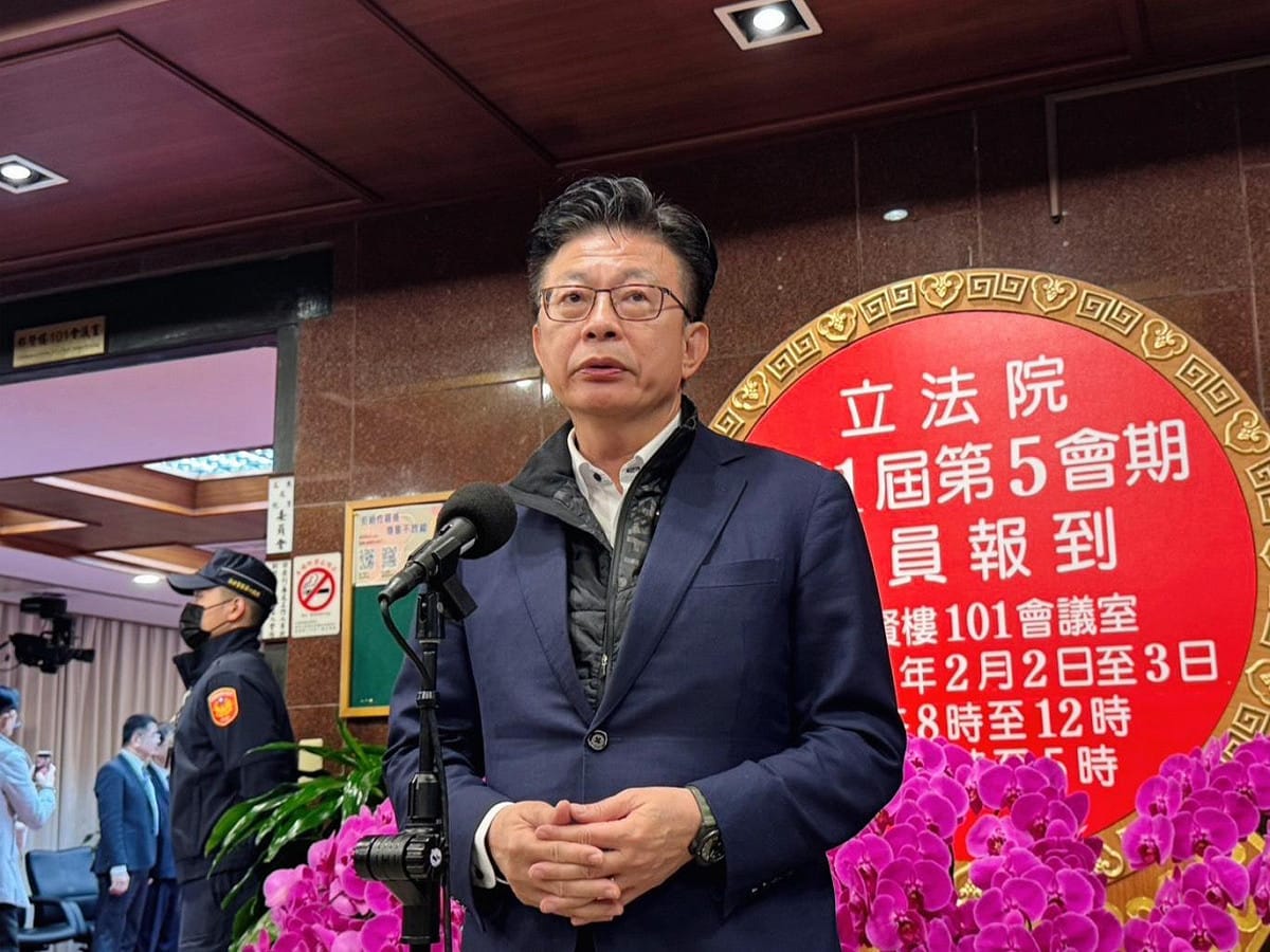 民進黨立委郭國文今日於立院新會期報到，他直言，未來立法院不排除出現新人報到，甚至不同黨團的總召人選也可能有所變動，期盼在新的組合之下，立院運作能夠朝正向發展。 圖：金大鈞/攝