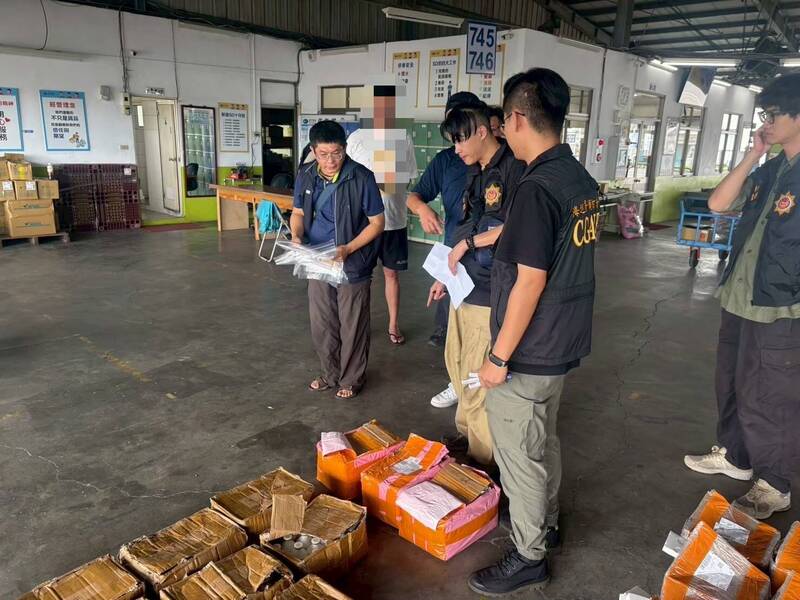 雲林劉姓男子自中國違法輸入未經核准的黑心禽流感疫苗。 圖：雲林地檢署提供