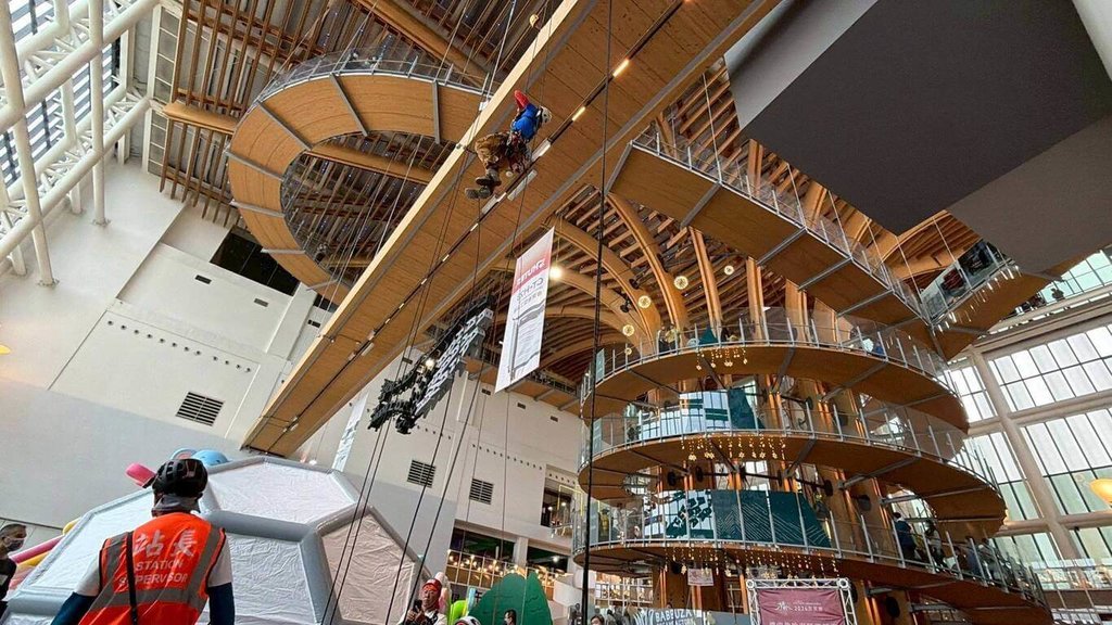 由內政部消防署指導舉辦的「橋2026繩索救助菁英邀請賽」，在1月29日至2月1日舉行為期4天的研討會及相關賽事，高雄市政府消防局繩索救援隊（KRRT）在高壓環境下穩定發揮，奪得冠軍，展現台灣消防繩索救援的國際級水準。（高雄市政府消防局提供）中央社記者張已亷傳真　115年2月2日