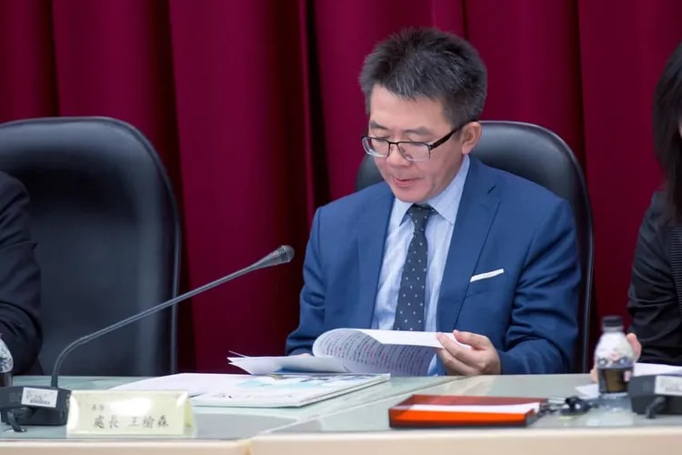 前民政處長王榆森涉嫌收受金主提供的代步車，檢方複訊後向法院聲押禁見獲准。 圖：翻攝民政處臉書