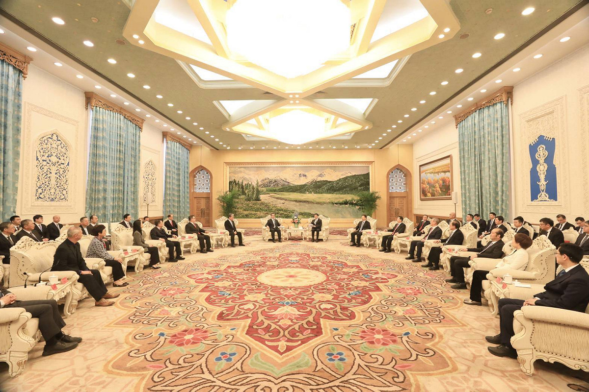 國民黨副主席蕭旭岑率藍營智庫訪團，赴北京參加兩岸智庫論壇後，再與中共全國政協主席王滬寧會面。 圖：國民黨/提供