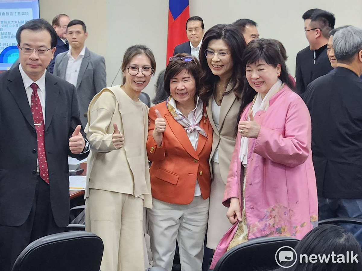 國民黨主席鄭麗文（圖右二）向總統賴清德喊話合作。 圖：黃建豪/攝