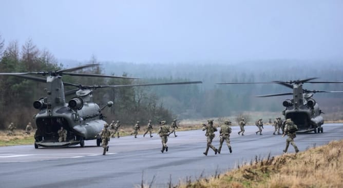 英軍特種部隊於2026年1月30日參與北約的軍演。 圖 : 翻攝自 追著大事跑的人