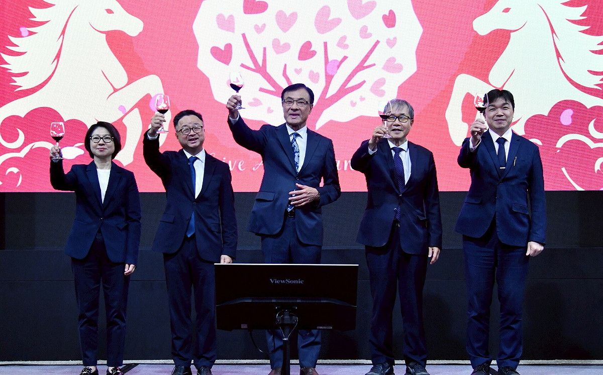 蘇嘉全：搭建串聯世界各地台校平台 培育優秀下一代