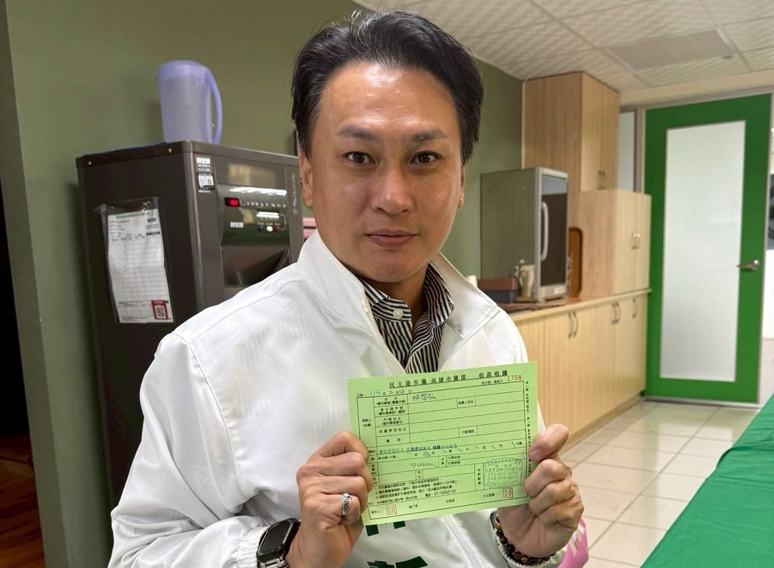 林哲弘首日完成初選登記，代表參選議員的決心。 圖：林哲弘服務處/提供