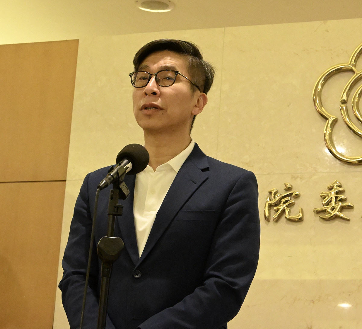 鍾佳濱建議民眾黨，可以讓陳智菡上場秀秀球技。 圖：鍾佳濱辦公室提供