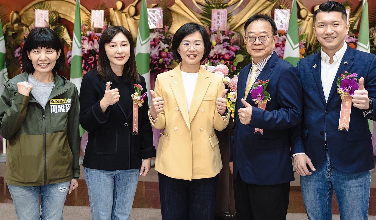 蘇巧慧（中）說，她最擅長的就是解決困難。 圖：蘇巧慧辦公室提供