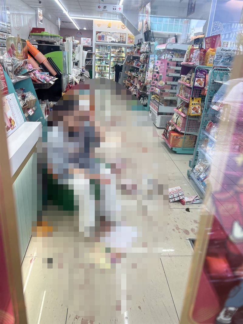 高雄超商爆發暴力事件，遊民持玻璃酒瓶猛砸女店員。 圖：民眾提供