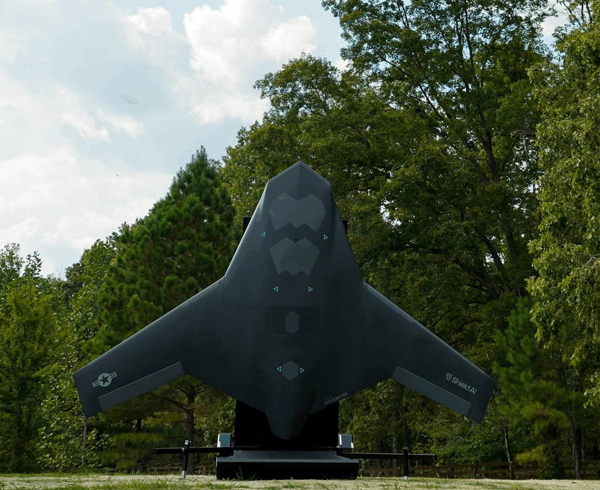 隨著「X-BAT」的新一代戰鬥機問世，台灣海峽變成解放軍有來無回的「無人地獄」正迅速成真 圖：翻攝自 Shield AI公司的官網