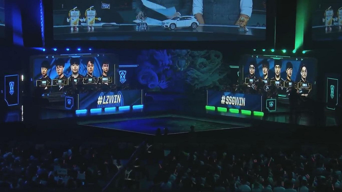 八強賽第一天，由藍方LZ對戰紅方SSG。 圖：翻攝自 LoL Esports YouTube