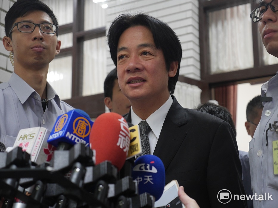 台大今(20)天凌晨發生一起疑似因為感情糾紛出面談判後，潑灑強腐蝕性的不明液體，造成1死3傷事件。對此，閣揆賴清德表示遺憾。 圖：趙婉淳/攝