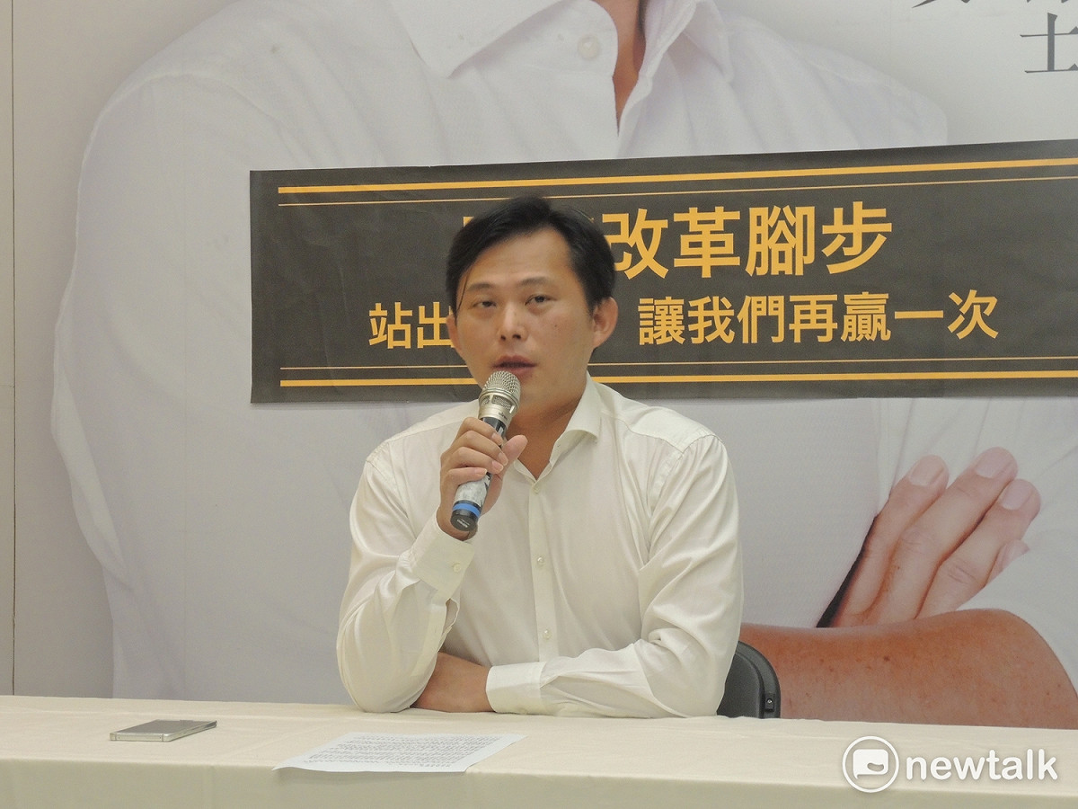 面對外界好奇是否參選新北市長，時代力量立委黃國昌今（21）日表示，身為一個立委，現在的工作就是專心準備問政，也說目前全心全意投入立院工作，扶持時力茁壯，這是黨主席的責任。 圖：黃韋銓/攝
