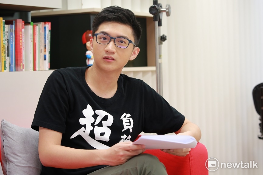 本月潮明星超負荷親自來到新頭殼現場接受專訪。 圖：朱泓任/攝