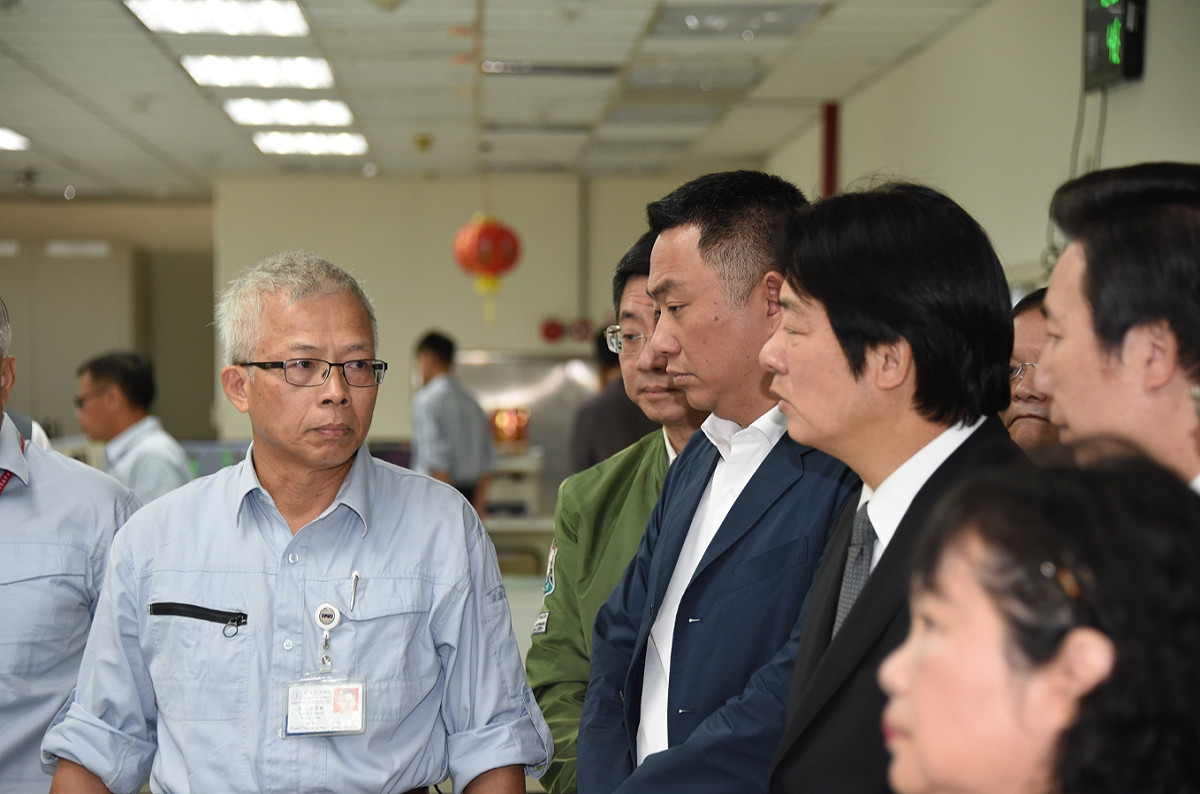 賴清德指出，希望台電公司將金門作為示範區域，參考外國作法，落實金門成為「低碳示範島」。 圖：行政院/提供
