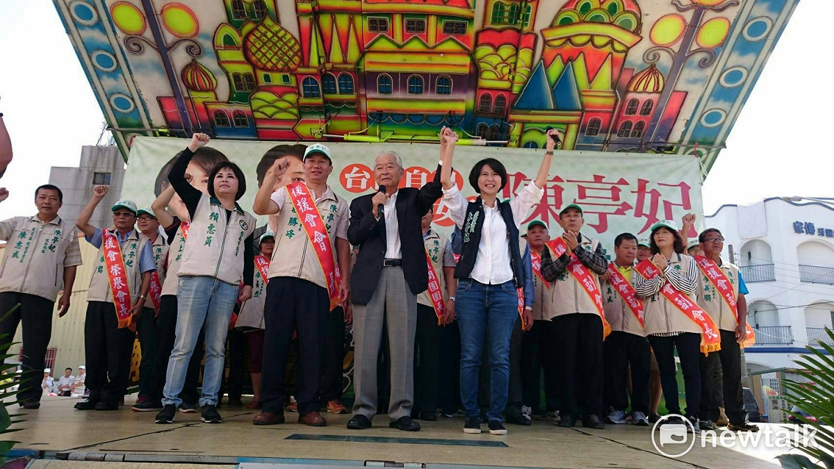 國策顧問黃崑虎在陳亭妃後壁後援會成立大會上力薦陳亭妃。 圖：黃博郎/攝