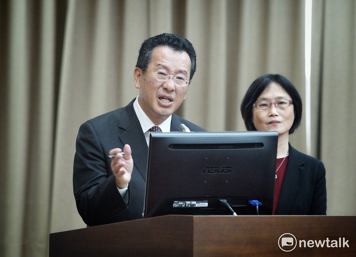 金管會主委顧立雄今(23)日表示，華銀對於違反美國洗錢防制相關規範已提出缺失改善計畫，希望能獲得美方肯定。 圖：張良一 /攝