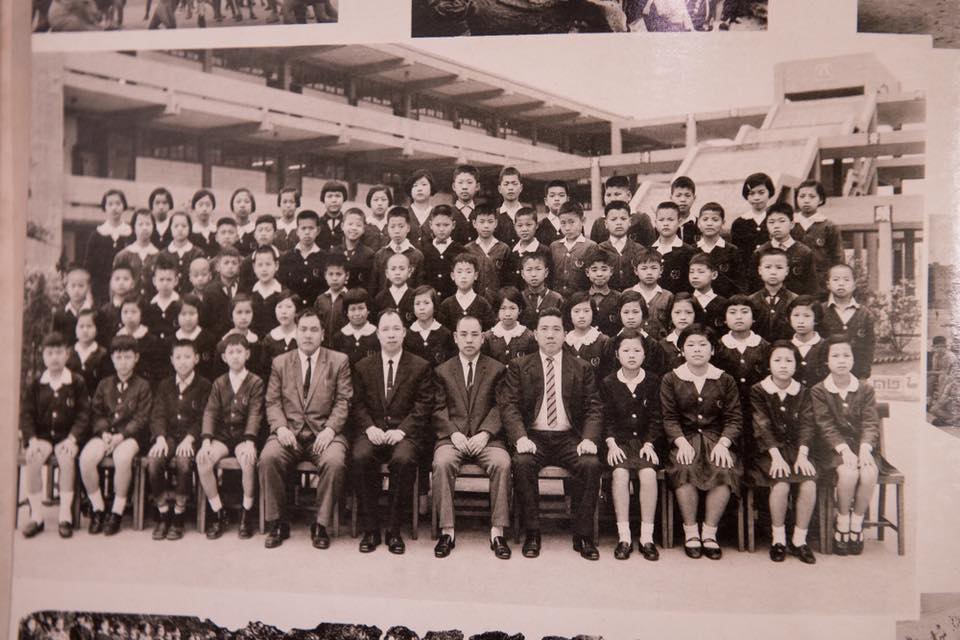 總統蔡英文25日貼出國小畢業照，緬懷逝世的國小恩師陳天賜。 圖：翻攝蔡英文臉書