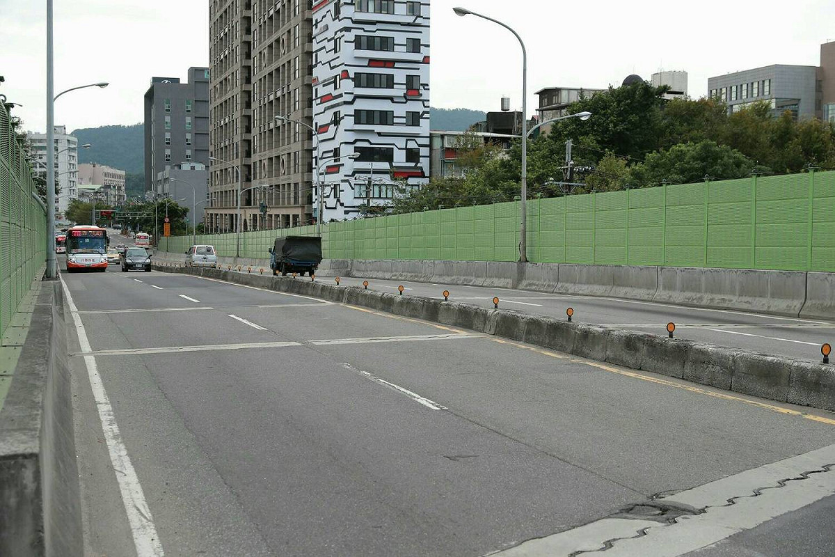 成功橋拓寬工程正式動工，將從原本雙向4線道拓寬為雙向6線道。 圖：台北市政府 / 提供
