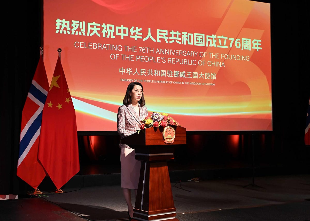 中國駐挪威大使館針對挪威三大安全與情報機構近日公布的年度威脅評估報告，於 2 月 7 日發表嚴正聲明，強烈批評相關內容罔顧事實、刻意渲染「中國威脅」，對中挪關係造成負面影響。 圖：翻攝自 中國駐挪威大使館 官網
