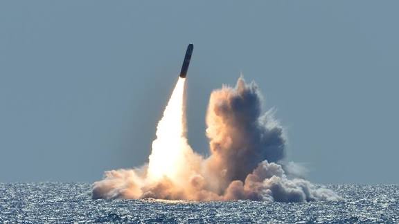 美國總統川普已拒絕俄羅斯總統普丁提出、在條約到期後自願延長戰略核武部署上限的提議，使美俄戰略核武部署目前處於無正式約束狀態。 圖：翻攝自 X MonitorX