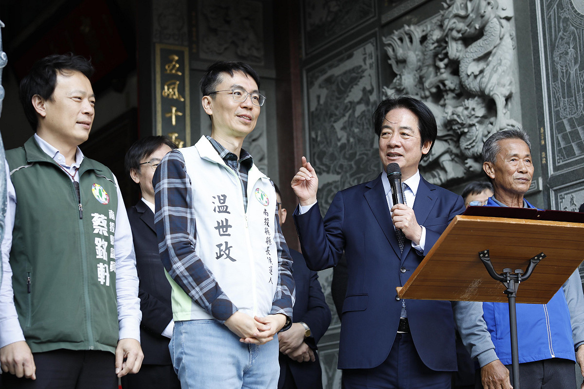 總統賴清德、南投縣長參選人温世政（左二）。 圖：民進黨/提供
