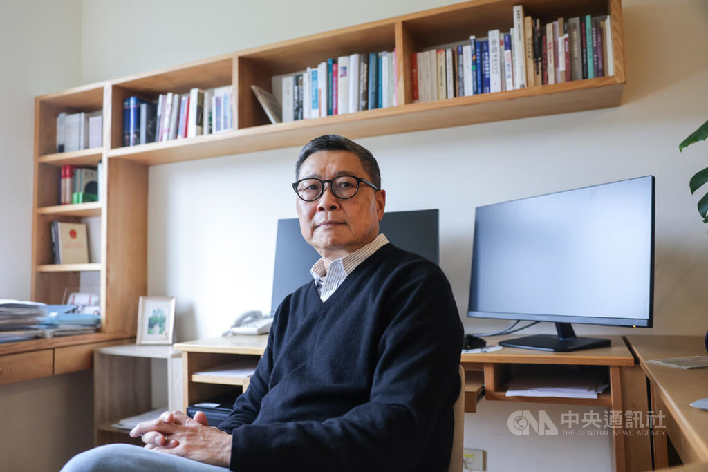 對有蘋果員工被判囚10年，占中三之一的中研院學者陳健民認為，是當局想產生震攝作用。 圖：中央社