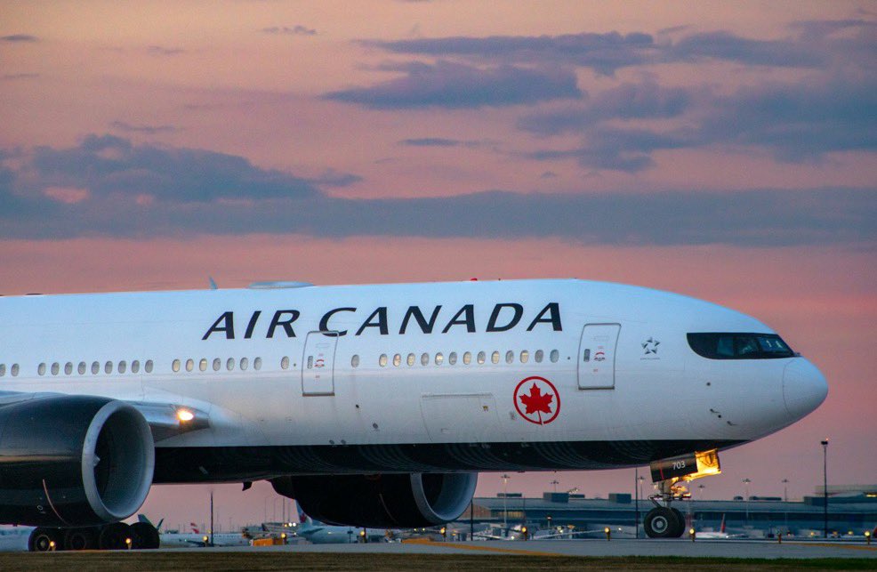 加拿大最大航空公司加拿大航空（Air Canada）於 9 日宣布，由於航空燃油短缺，即日起暫停所有飛往古巴的航班，並將派出飛機接回目前仍滯留古巴的約 3,000 名遊客。 圖:翻攝自X帳號@ReporteYa