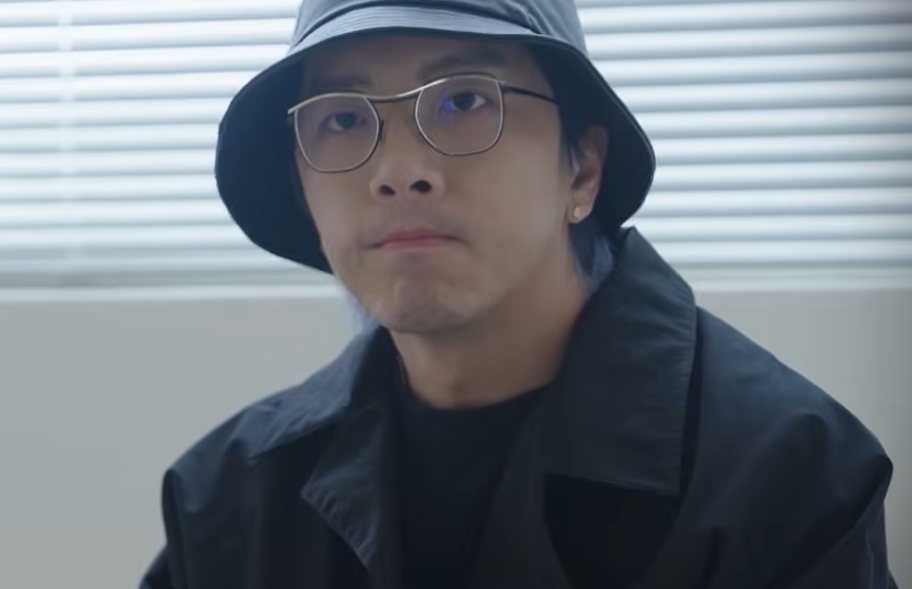 坤達坦言，這段時間他時常感到不安，並哽咽表示，「我覺得就是做錯了，會好好面對，也會認真反省」。 圖：翻攝自又離題了YT頻道
