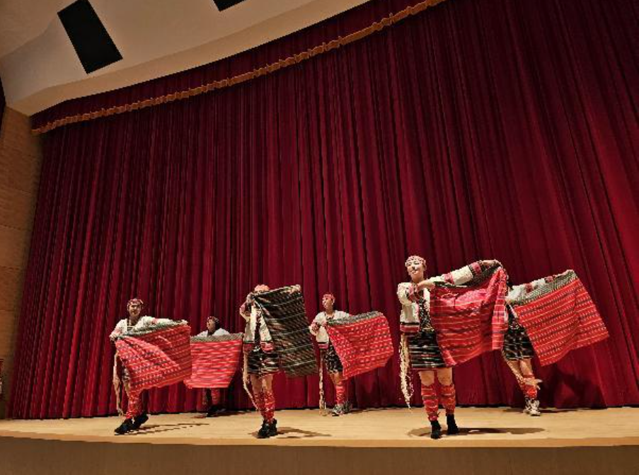 雪霸春節原住民文化慶典歌舞表演。 圖：內政部提供