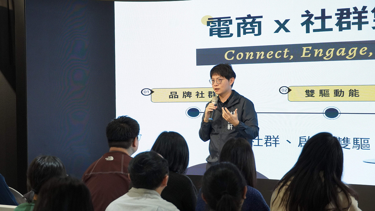 林楷軒於課程現場致詞表示，高市府持續深化新媒體人才培育，積極回應新媒體多面向、生活化且靈活的社群趨勢。 圖：高雄市青年局／提供