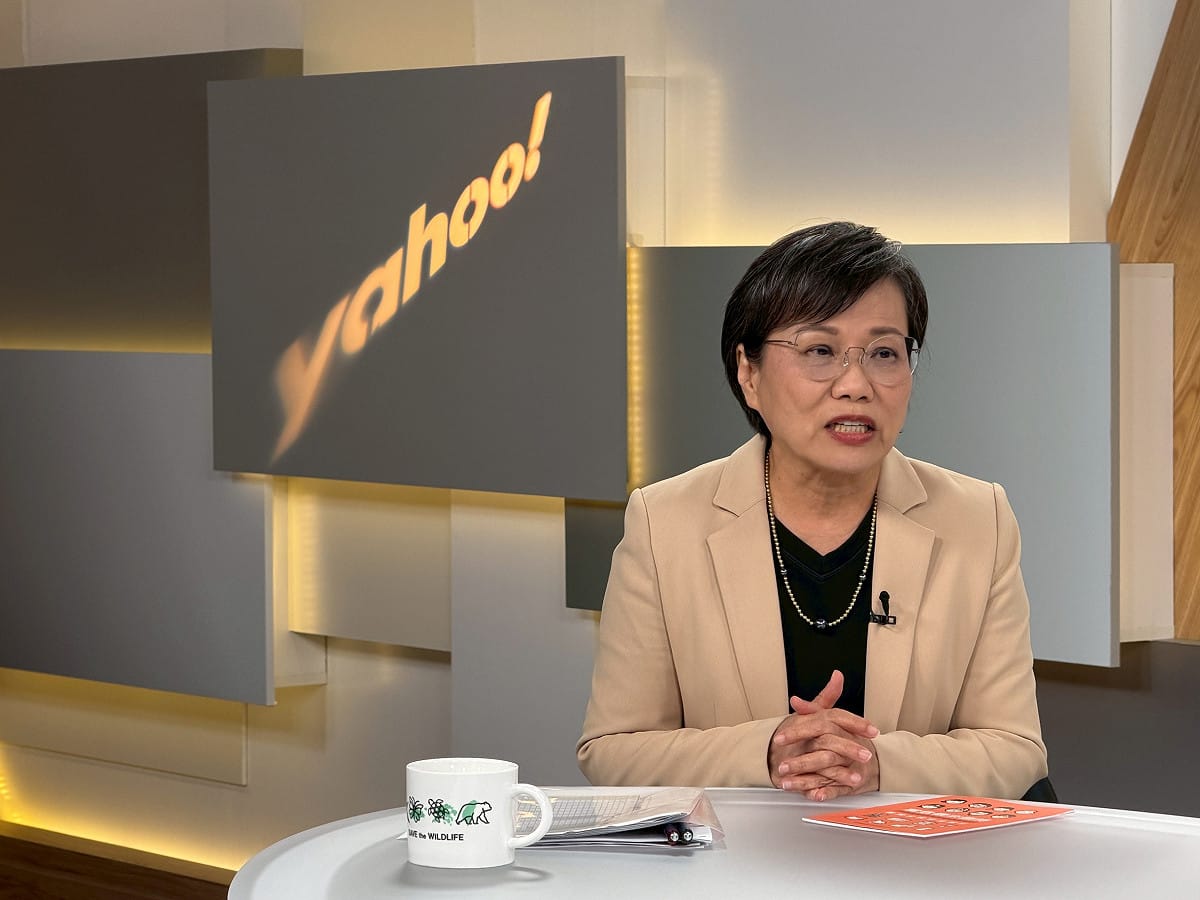 內政部長劉世芳今（11）天接受Yahoo網路節目《齊有此理》主持人王時齊專訪。 圖： Yahoo《齊有此理》提供