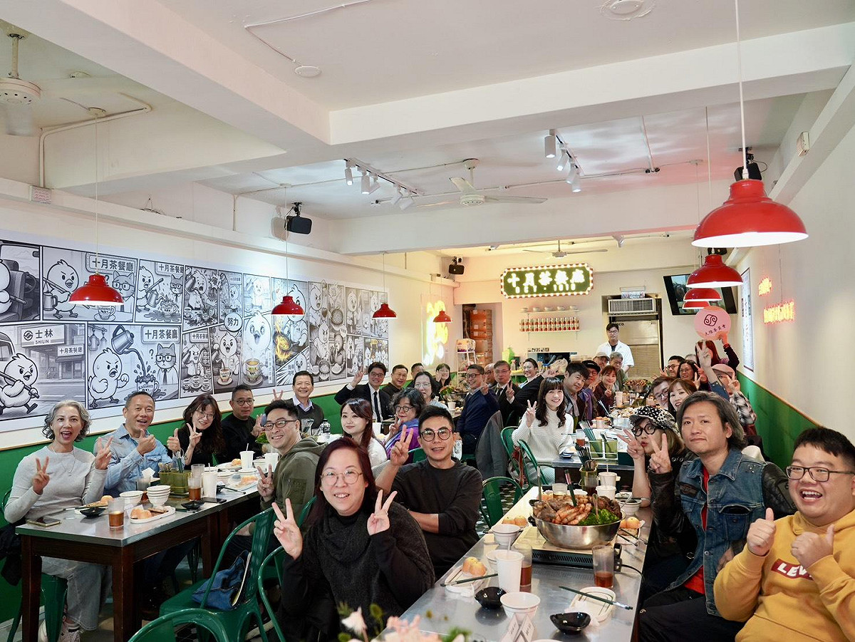 農曆春節將至，為讓在台過年港人感受熟悉的年味與彼此照應的溫暖，大陸委員會及台港經濟文化合作策進會今（12）日在港人開設的「十月茶餐廳」舉辦新春團聚。 圖：陸委會提供