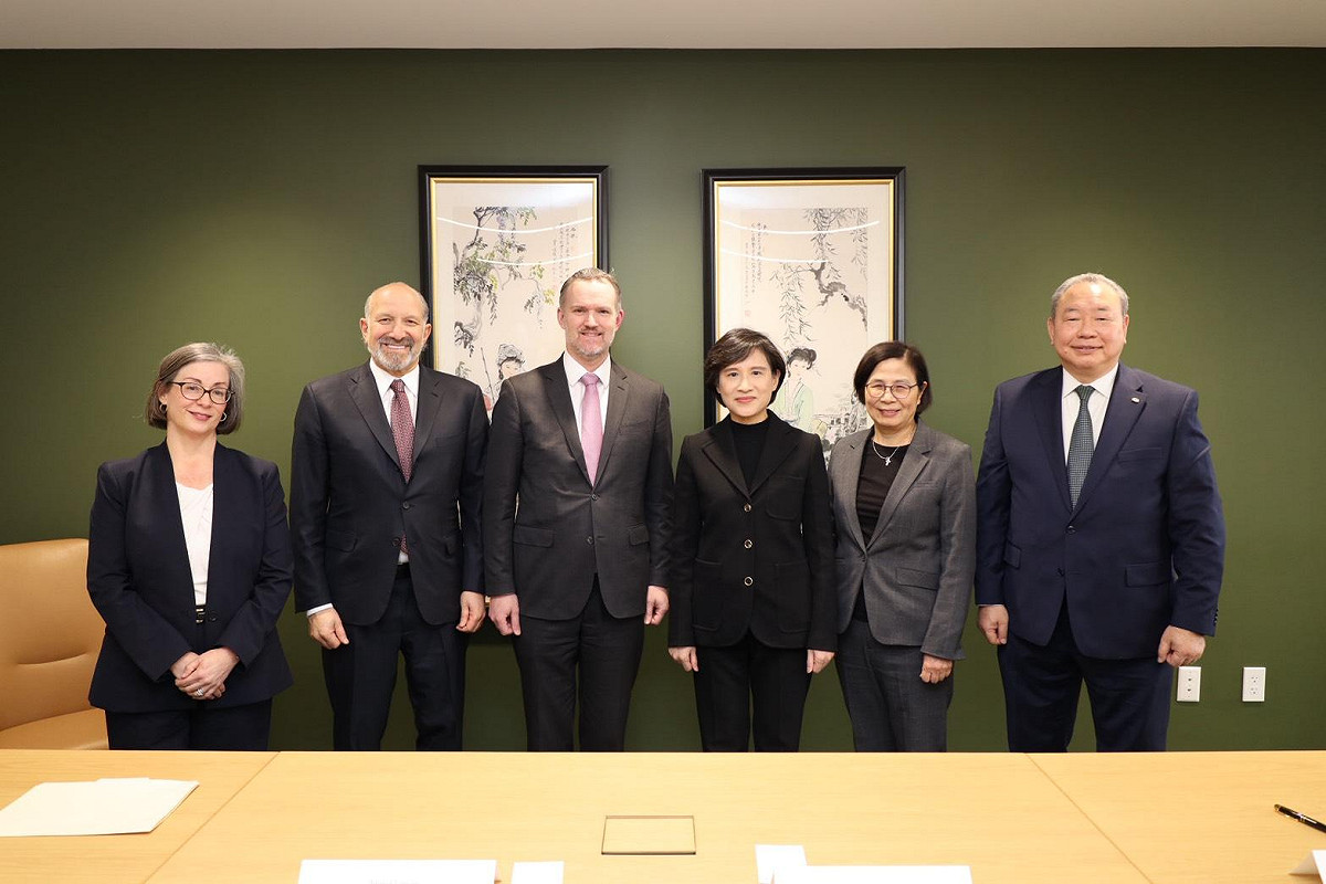 台美雙方於美東時間2月12日簽署台美對等貿易協定。 圖：行政院提供